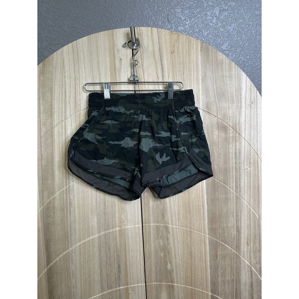 Athleta Printed Mesh Racer Run Short 4 Camo Green Black XS